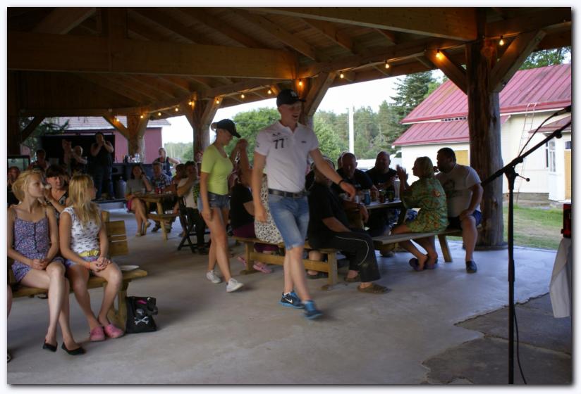 802x537 pixels (65K)